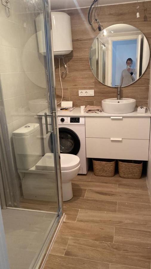 Ingrid Apartment Салоу Екстер'єр фото